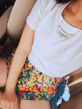 「earth music&ecology（アースミュージックアンドエコロジー）のアイテム（Tシャツ/カットソー、ホワイト系）」を使った、ねこのめさん（レディース・151cm）の夏コーディネート