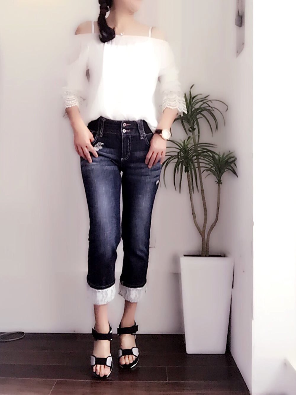「シンプルスタイル」｜「&LOVEのアイテム（デニムパンツ、ブルー系）」を使った、Yukako Herbさん（レディース・165cm）の夏コーディネートの1枚目の写真