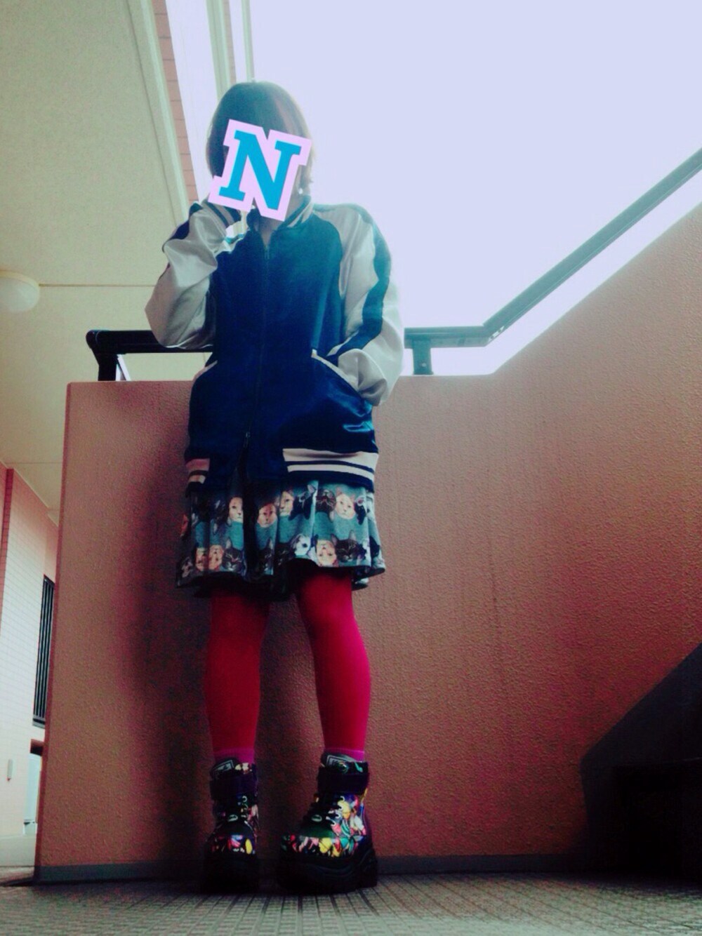 「ねこフェス2016、ネコ、虫、柄×柄、スカジャン」｜「西友の3Lのニット（ニット/セーター、ベージュ系）」を使った、mrs.nicolmicalsさん（レディース・149cm）の春コーディネートの1枚目の写真