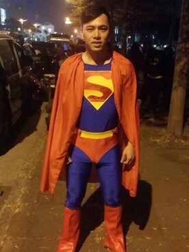 「SUPERMAN（スーパーマン）のアイテム」を使った、Andy Wang (昱程）さん（メンズ・180cm）の夏コーディネート