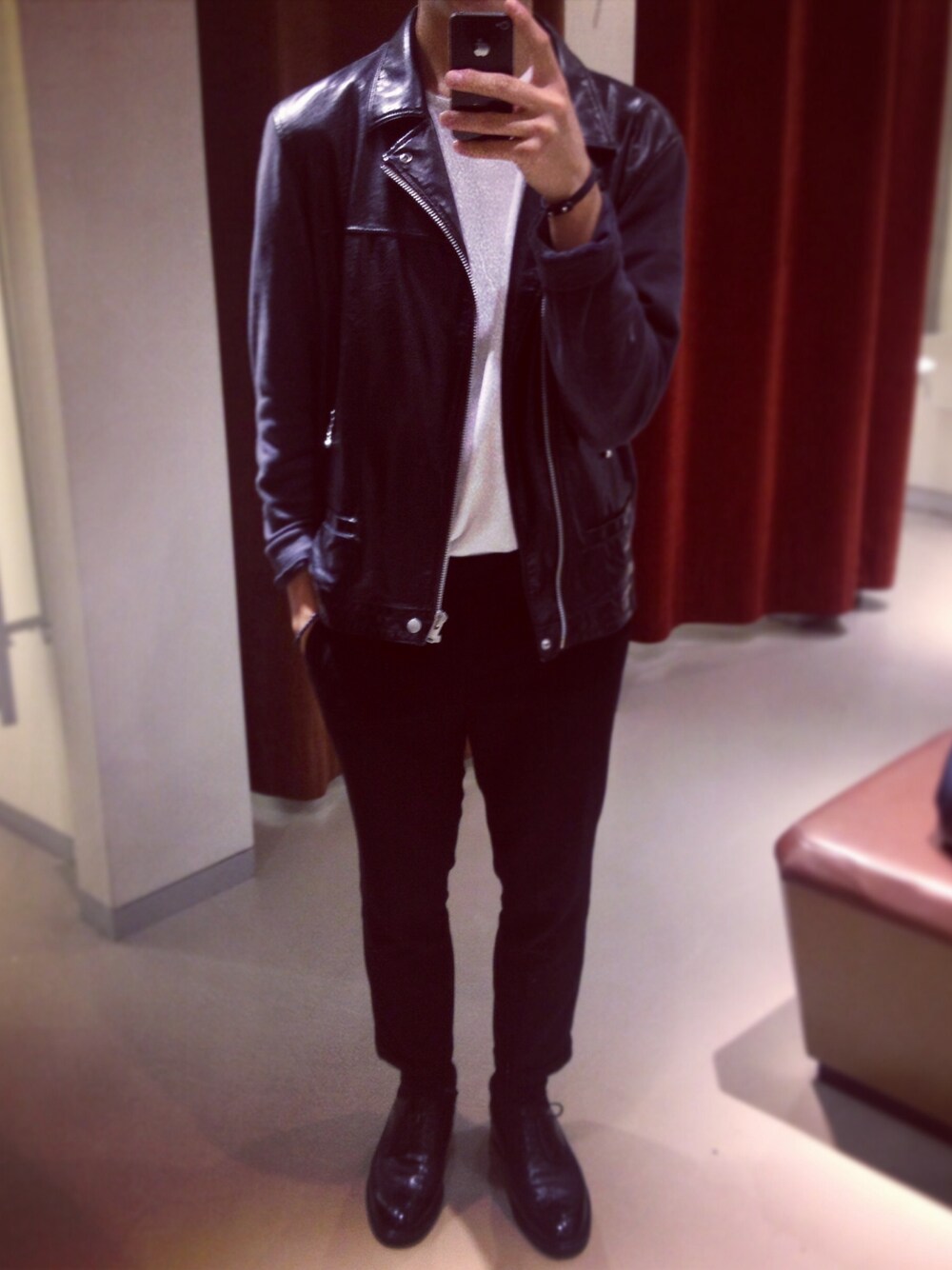 「black、UNIQLO、regal、UNDER COVER、korea、minimal」｜「white undergroundのアイテム（その他パンツ、ブラック系）」を使った、parkyiseopさん（メンズ・179cm）の夏コーディネートの1枚目の写真