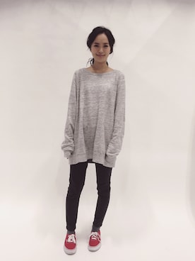 「EDITION（エディション）のACNE STUDIOS SKIN 5 USED スキニーパンツ（デニムパンツ）」を使った、吉岡更紗さん（レディース・159cm）の秋コーディネート