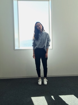 「UNIF（ユニフ）のアイテム（パンツ）」を使った、吉岡更紗さん（レディース・159cm）の春コーディネート