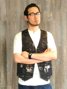 「ベスト×Tシャツ」｜「アイテム（その他アウター）」を使った、 Yukiさん（メンズ・179cm）の春コーディネート