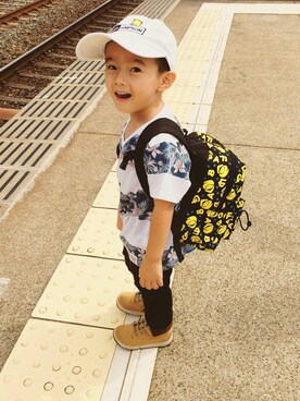 「OSHKOSH（オシュコシュ）のアイテム（スニーカー）」を使った、kouchaさん（キッズ・100cm）の秋コーディネート
