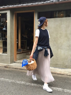 「アイテム（ベスト、ブルー系）」を使った、micoronさん（レディース・167cm）の春コーディネート