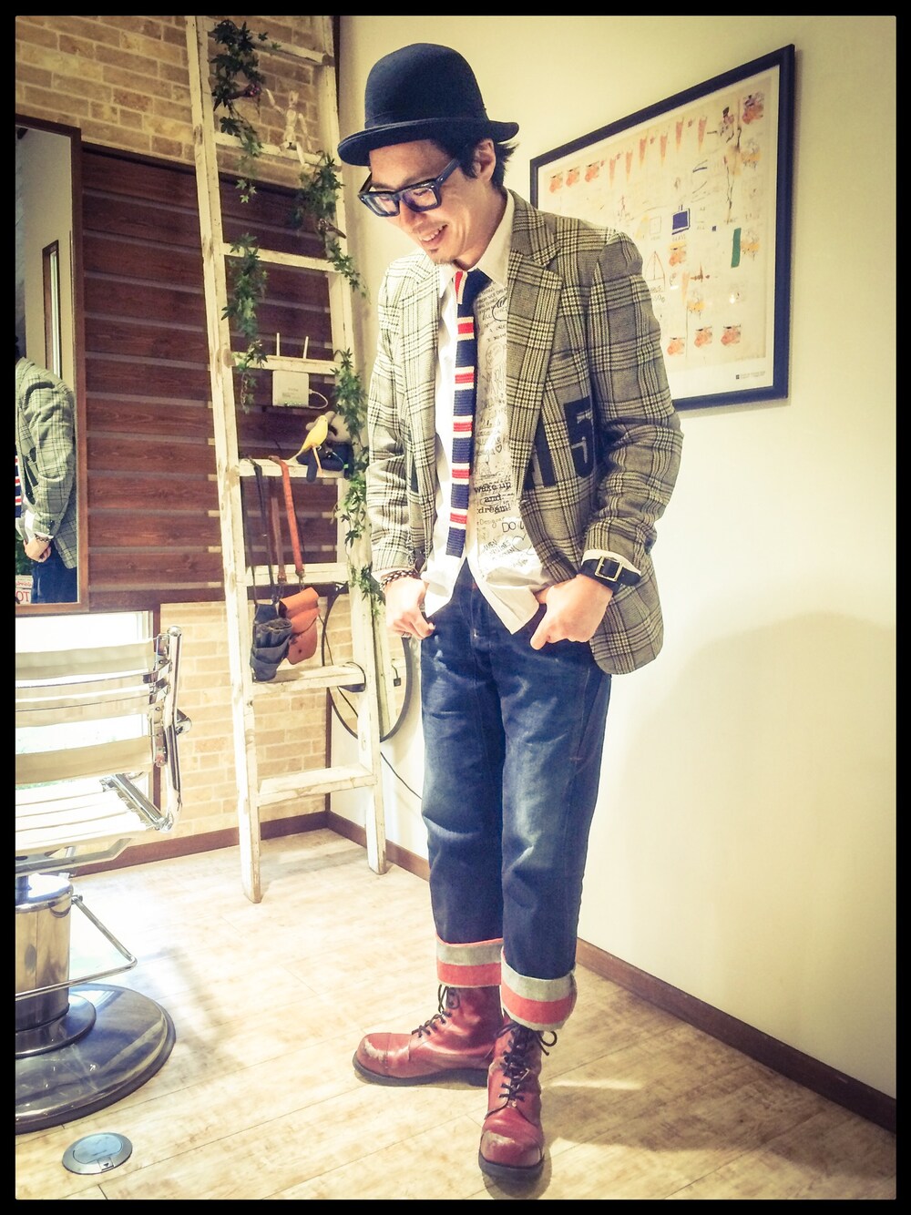 「美容室」｜「Libertineのアイテム（テーラードジャケット、グレー系）」を使った、Habitat Hair+Makeさん（メンズ・184cm）の冬コーディネートの1枚目の写真