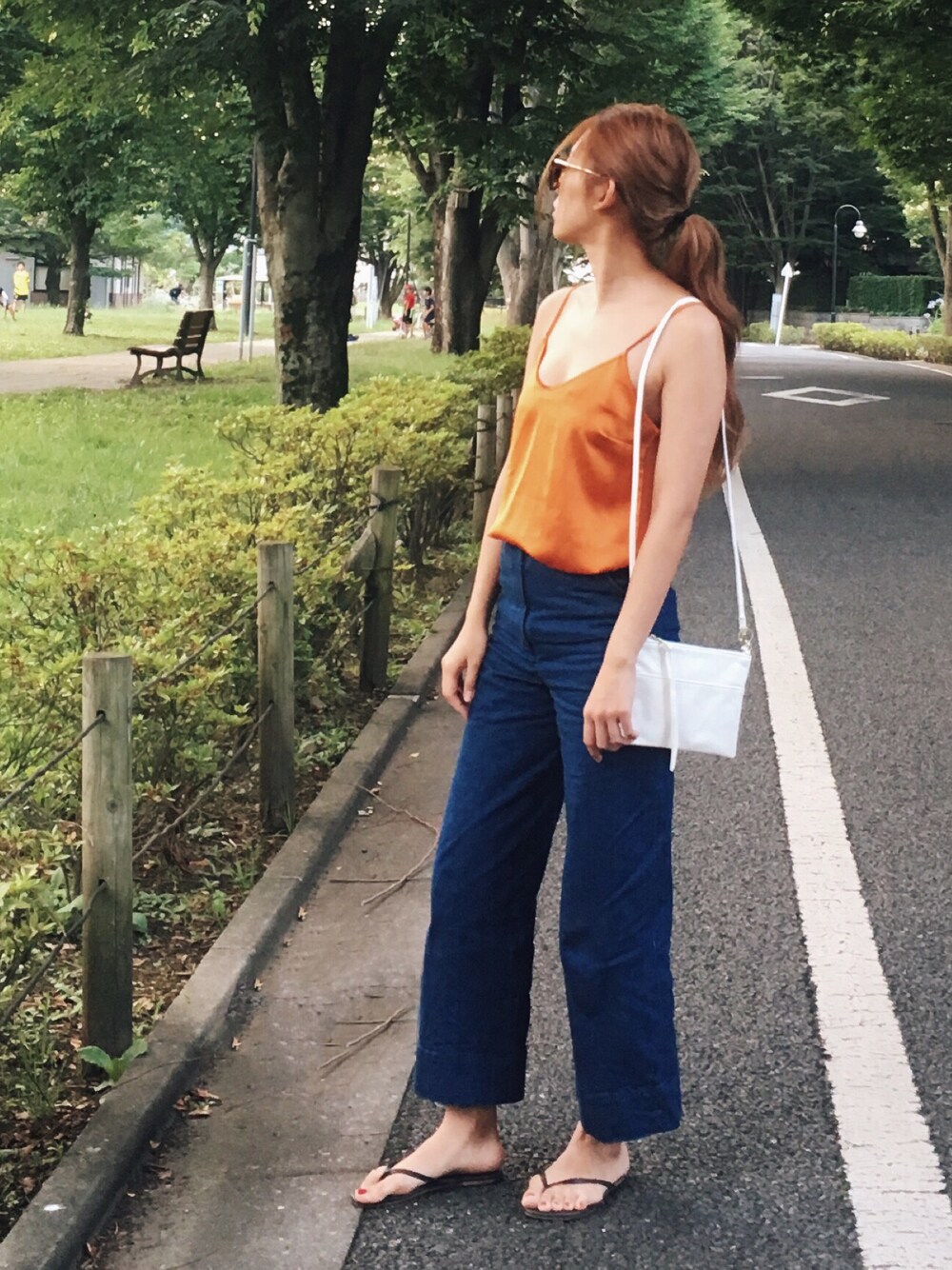 「夏コーデ、オトナカジュアル、シンプルスタイル、サンダル、シンプル、ワイドデニム、ハイウエスト、デニム、デニムパンツ」｜「ZARAのアイテム（キャミソール、オレンジ系）」を使った、Erico Kimuraさん（レディース・166cm）の夏コーディネートの1枚目の写真