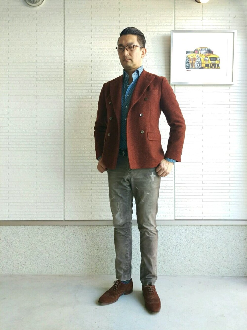 「冬、大人コーデ、ジャケット、大人カジュアル、オトナカジュアル、コーデュロイ、ダメージ、めがね、革靴、デニムシャツ」｜「ESTNATIONのMOONツイードジャケット（テーラードジャケット、オレンジ系）」を使った、ＴＡＫＡ.Ｓさん（メンズ・181cm）の秋コーディネートの1枚目の写真