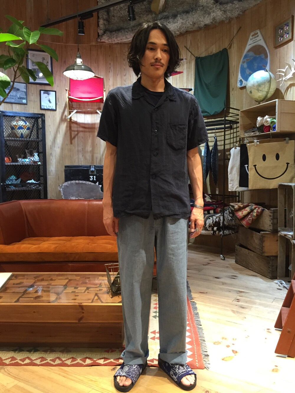 「FREAK’Ｓ STORE、オープンカラーシャツ、パジャマパンツ、サンダル、ネイビー」｜「SUNNY  SPORTSのアイテム（シャツ/ブラウス、ブルー系）」を使った、OKABEさん（メンズ・170cm）の夏コーディネートの1枚目の写真