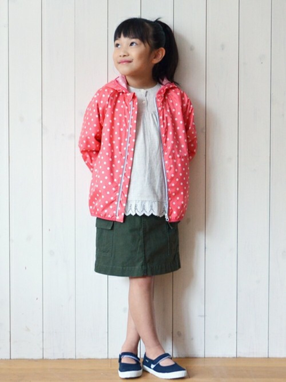 「パーカー、ドット、SHIPS KIDS」｜「SHIPSのSHIPS KIDS:ドット ジップ パーカー(kids)（パーカー、ピンク系）」を使った、まりかちゃんさん（キッズ・120cm）の冬コーディネートの1枚目の写真
