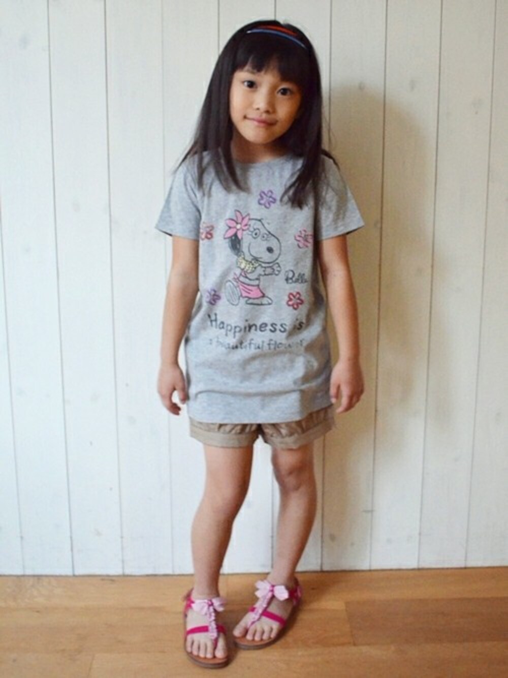 「スヌーピー、チュニック、SHIPS KIDS」｜「SHIPSのSNOOPY☆SHIPS:ベル プリント チュニック ショートスリーブ②（Tシャツ/カットソー、グレー系）」を使った、まりかちゃんさん（キッズ・120cm）の春コーディネートの1枚目の写真