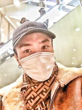 「FENDI」｜「アイテム（ミリタリージャケット）」を使った、GOMAFU【singer】さん（メンズ・175cm）の冬コーディネート