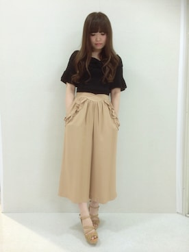 「Honey Salon（ハニーサロン）のアイテム（パンツ）」を使った、ERIさん（レディース・162cm）の春コーディネート