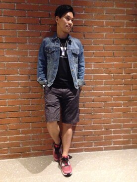 「TOPMAN（トップマン）のアイテム（デニムジャケット）」を使った、Sostratos Ngさん（メンズ・168cm）の秋コーディネート