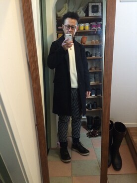 「FREAK'S STORE（フリークスストア）のアイテム（チェスターコート、ブルー系）」を使った、MAKOTOさん（メンズ）の冬コーディネート