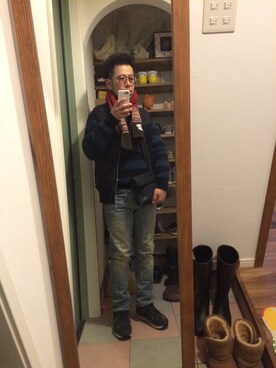 「TOMORROWLAND （トゥモローランド）のアイテム（ニット/セーター、ブルー系）」を使った、MAKOTOさん（メンズ）の春コーディネート