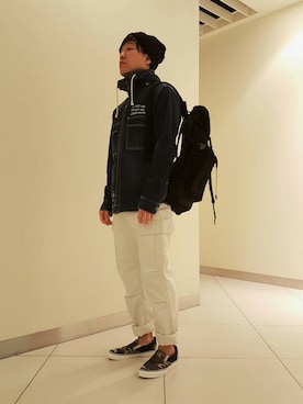 「AVIREX（アヴィレックス）のアイテム（カバーオール）」を使った、松下晋弥さん（メンズ・168cm）の冬コーディネート