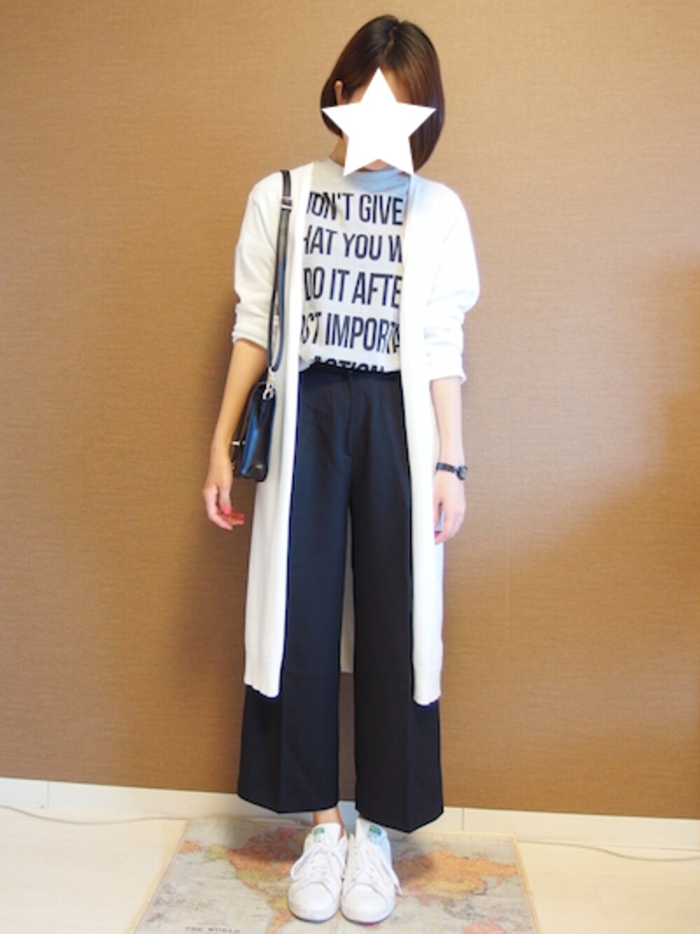 「シンプル、ホワイト、Tシャツ、モノトーン、GU、ワイドパンツ、プチプラ、ロングカーディガン、白いスニーカー、ガウチョパンツ」｜「アイテム（ニット/セーター、ホワイト系）」を使った、SioAiさん（レディース・161cm）の春コーディネートの1枚目の写真