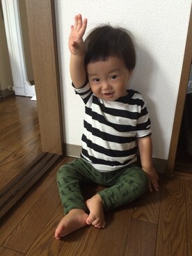 「UNIQLO（ユニクロ）のアイテム（Tシャツ/カットソー、ブラック系）」を使った、★miiikiii★さん（キッズ・100cm）の秋コーディネート