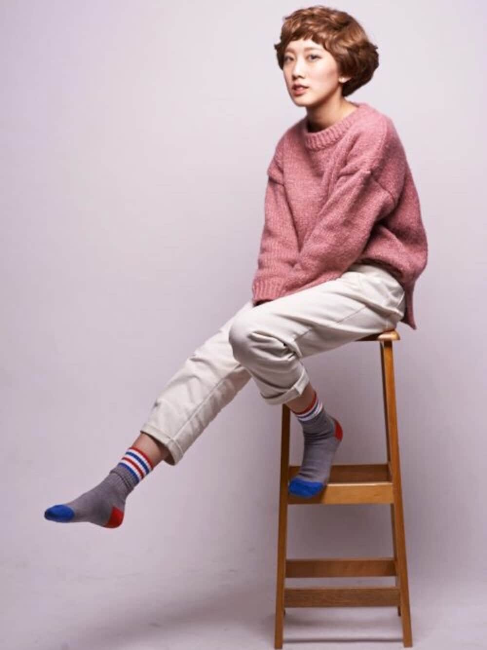 「pink、street、casual、girl、WEARBOOKエントリー、STYLE、ootd、Taiwan」｜「STYLENANDAのアイテム（スウェット、ピンク系）」を使った、Albee Kさん（レディース・161cm）の春コーディネートの1枚目の写真