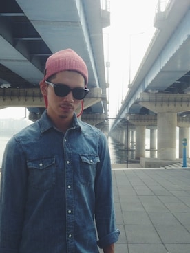 「CHUMS（チャムス）のアイテム（アクセサリー）」を使った、JinwooParkさん（メンズ・174cm）の夏コーディネート