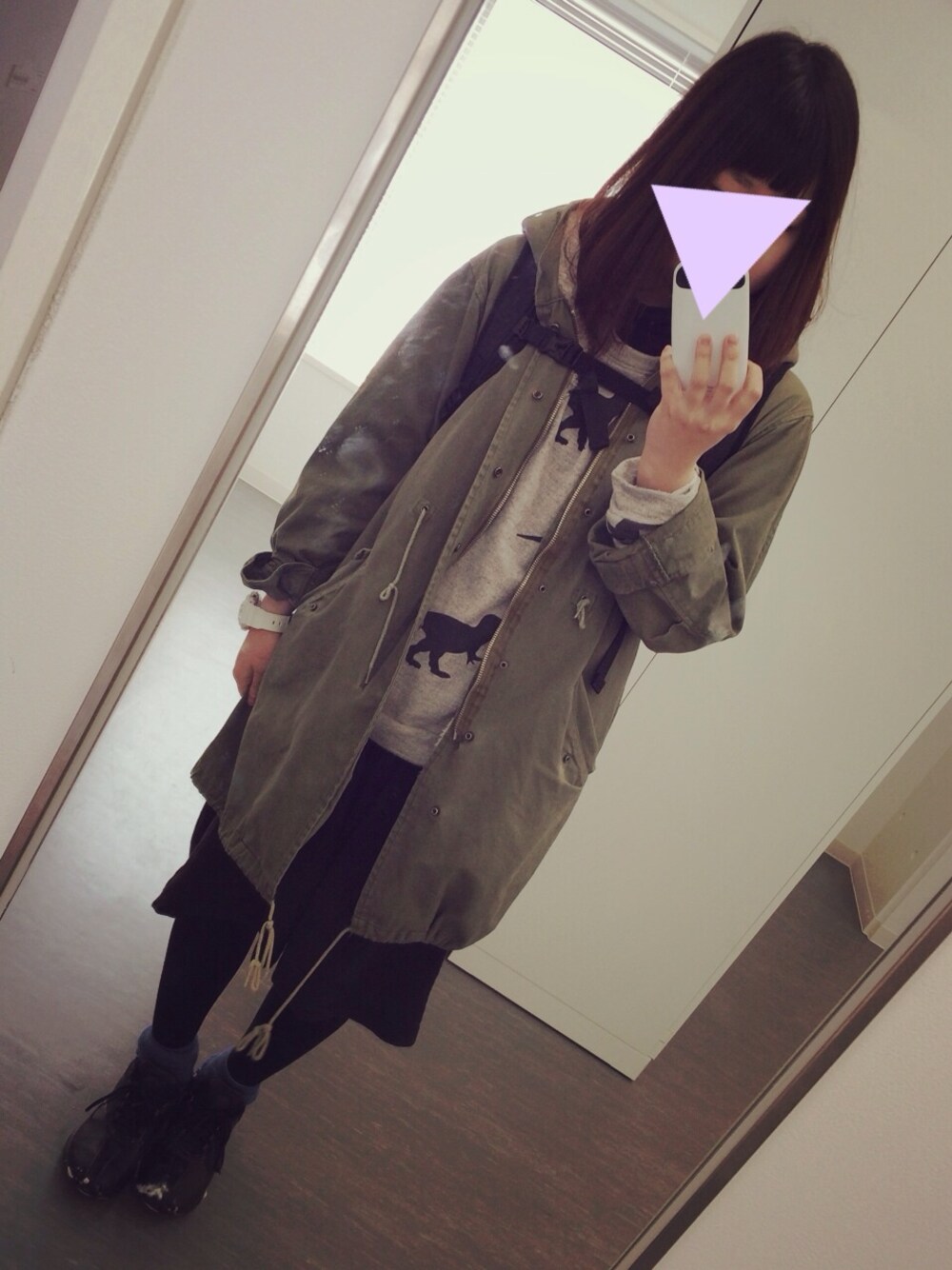 「FOREVER 21のアイテム（スウェット、グレー系）」を使った、ま やさん（レディース・155cm）の冬コーディネートの1枚目の写真