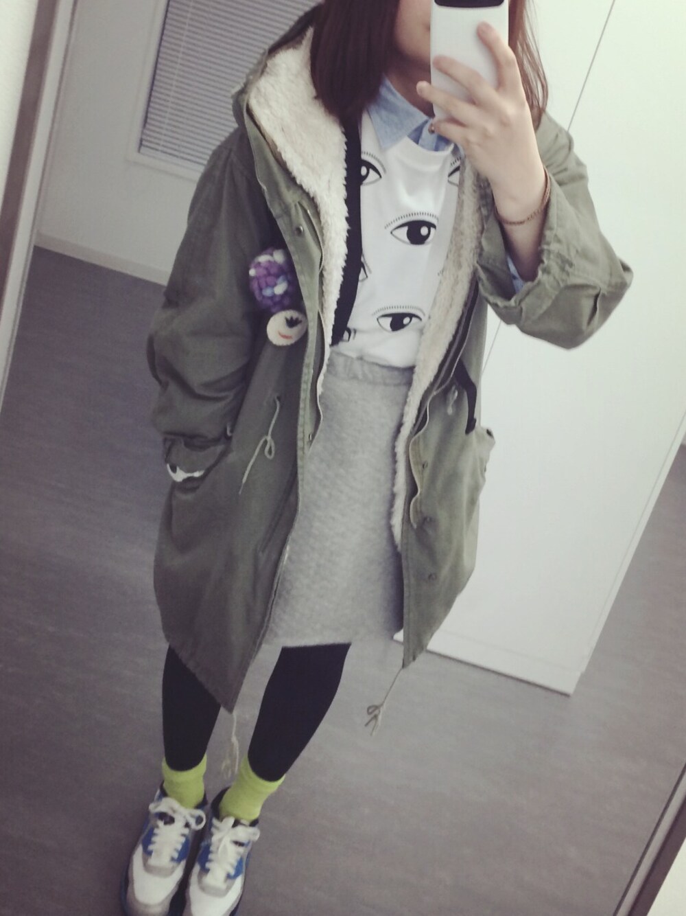 「ケンゾー(KENZO)、エアマックス」｜「目玉ブローチ（バッジ、ホワイト系）」を使った、ま やさん（レディース・155cm）の春コーディネートの1枚目の写真