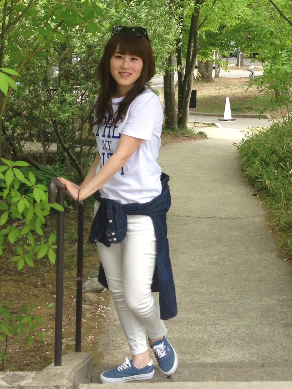 「THE SHINZONEのアイテム（Tシャツ/カットソー、ホワイト系）」を使った、yucapiさん（レディース・164cm）の夏コーディネートの1枚目の写真