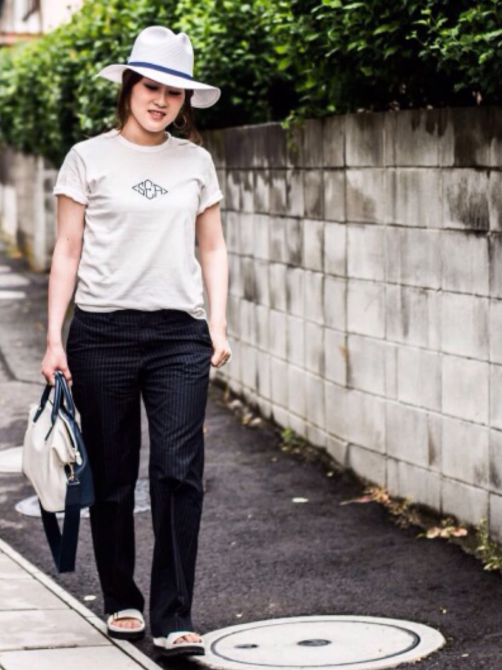 「SEAのアイテム（Tシャツ/カットソー、ホワイト系）」を使った、yucapiさん（レディース・164cm）の夏コーディネートの1枚目の写真