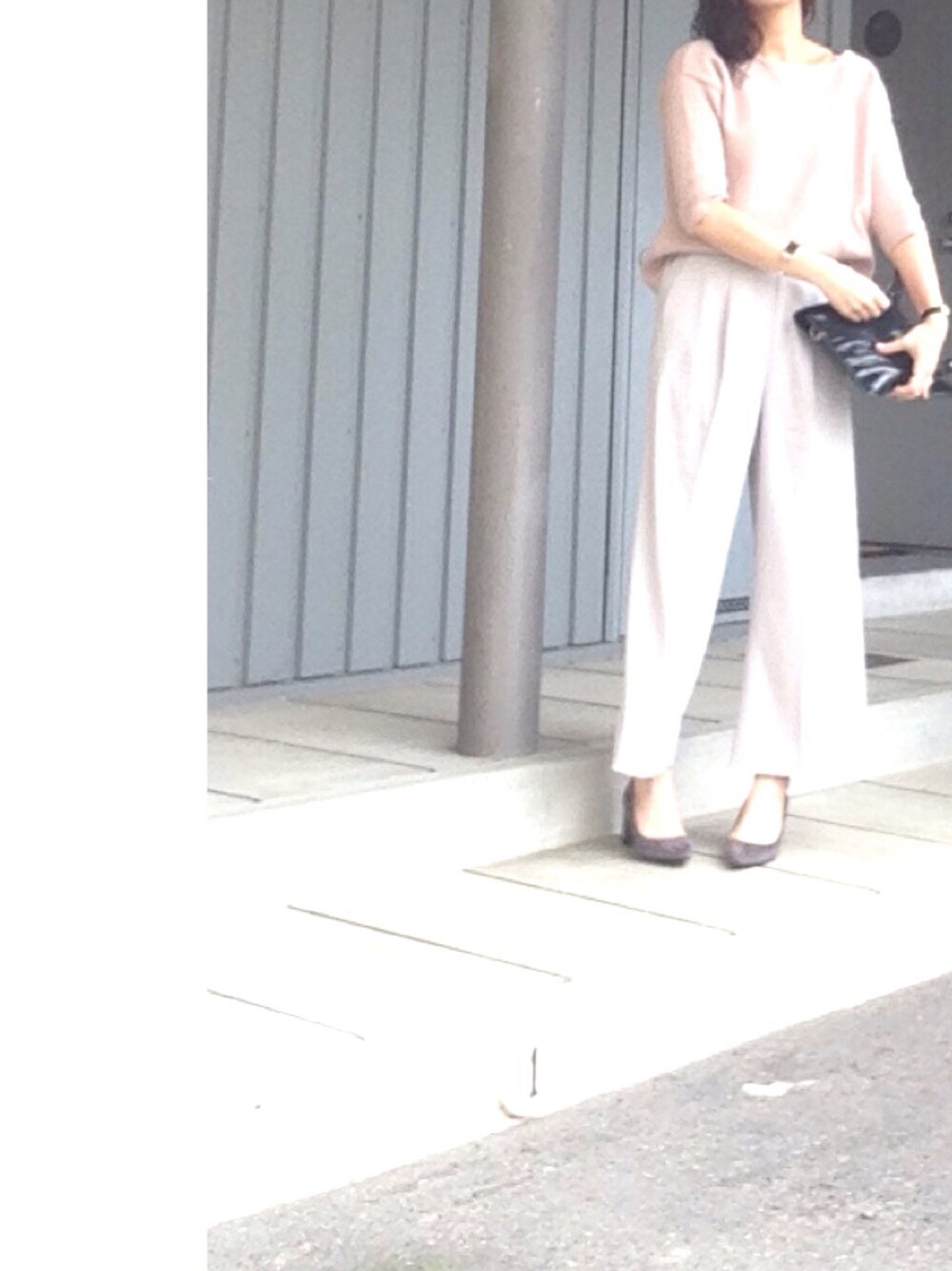 「春、休日スタイル、KOE、KOE岡山、pink、お花見、シンプル、gray、ミラノリブ」｜「koeのミラノリブワイドサイズプルオーバー（ニット/セーター、ピンク系）」を使った、伽織さん（レディース・167cm）の春コーディネートの1枚目の写真