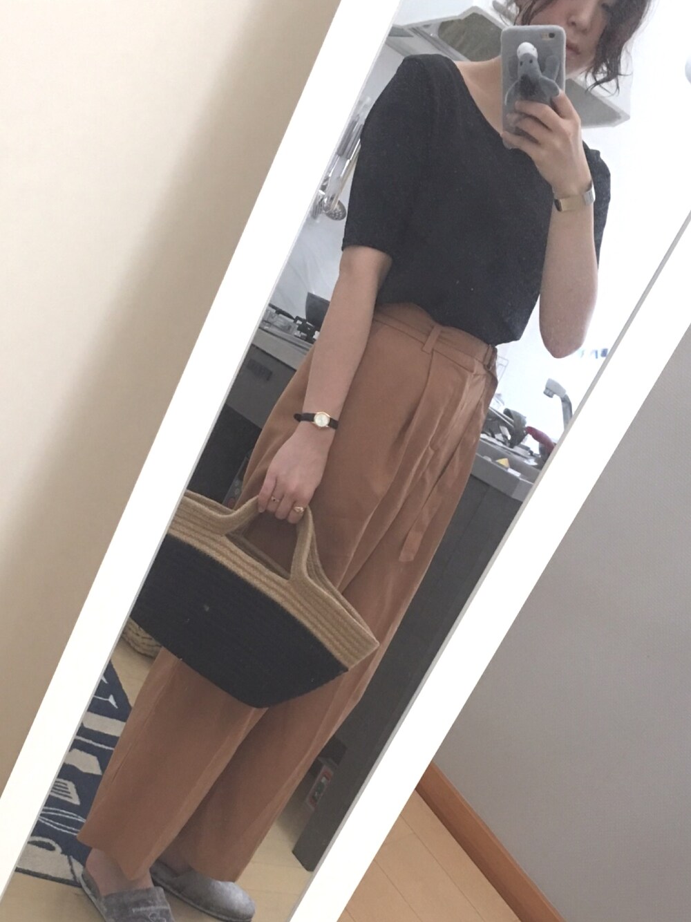 「大人カジュアル、シンプル、黒、休日スタイル、KOE、KOE岡山、いい天気、ootd、fashion、岡山」｜「koeのアイテム（トップス、ブラック系）」を使った、伽織さん（レディース・167cm）の春コーディネートの1枚目の写真