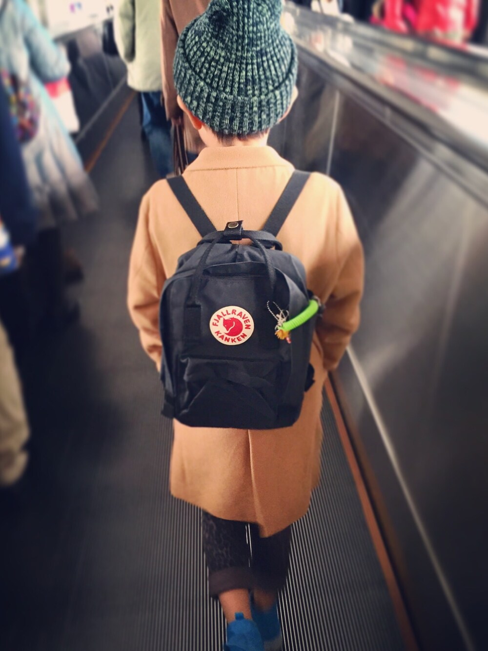 「WEGOのWEGO/ミックスリブワッチキャップ（ニットキャップ/ビーニー、グリーン系）」を使った、UTSUKIさん（キッズ・121cm）の秋コーディネートの1枚目の写真