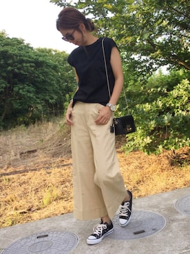 「GU（ジーユー）の（GU）ワイドクロップドパンツＡ（WOMEN ⁄ ガウチョパンツ・ワイドパンツ）」を使った、amiさん（レディース・163cm）の夏コーディネート