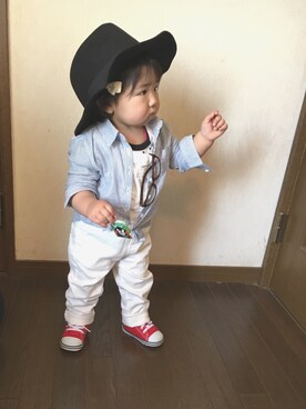 「ホワイトパンツ」｜「アイテム（サロペット/オーバーオール）」を使った、しーさん（キッズ・80cm）の春コーディネート