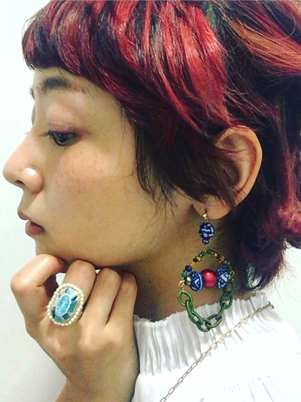 「ハンドメイド、アクセサリー、指輪、刺繍、ピアス、おおぶりピアス」｜「emizokuのアイテム（ピアス（両耳用）、その他）」を使った、ゆかりさん（レディース・158cm）の秋コーディネートの1枚目の写真