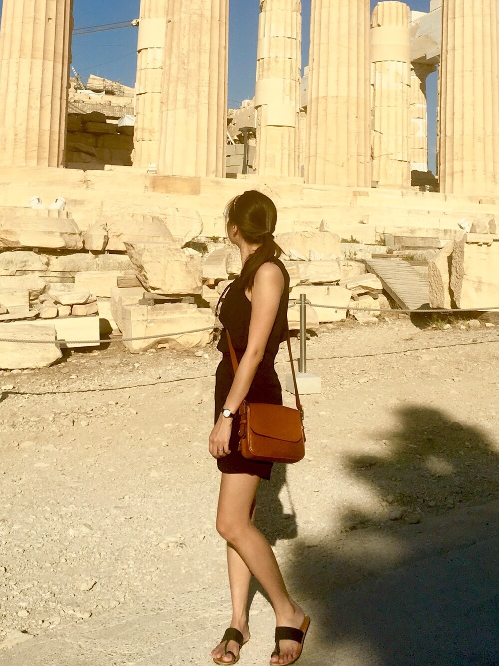 「Greece、sandals、greeksandals、Fossil、mango、black、playsuit」｜「MANGOのアイテム（つなぎ/オールインワン、ブラック系）」を使った、Mandy Wongさん（レディース・160cm）の秋コーディネートの1枚目の写真