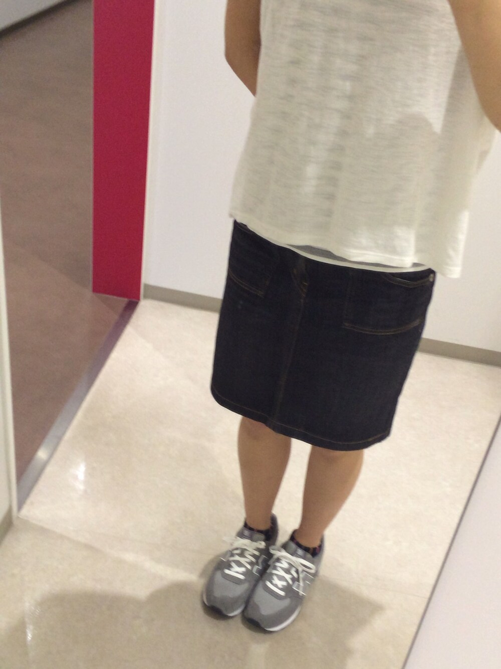「スニーカー」｜「NEW BALANCEのスニーカー
（スニーカー、グレー系）」を使った、yu-koさん（レディース・163cm）の夏コーディネートの1枚目の写真