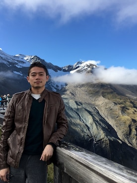 「TOPMAN（トップマン）のアイテム（カーディガン/ボレロ）」を使った、Julian Taiさん（メンズ・174cm）の秋コーディネート