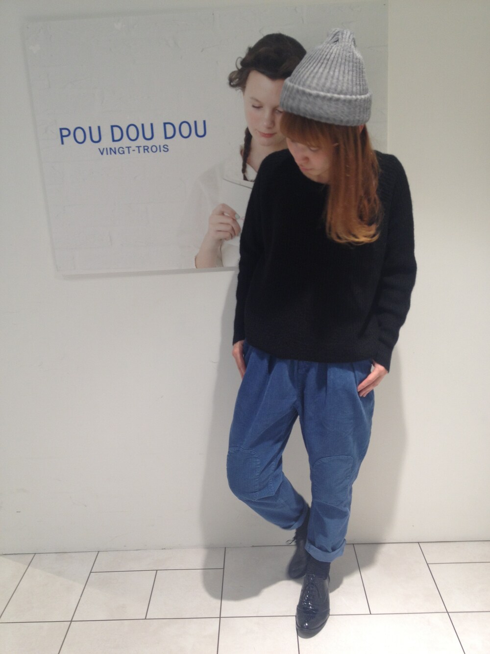 「コーデュロイ、ゆるい、青」｜「POU DOU DOUのコーデュロイゆるタックパンツ（その他パンツ）」を使った、よしださん（レディース・159cm）の秋コーディネートの1枚目の写真