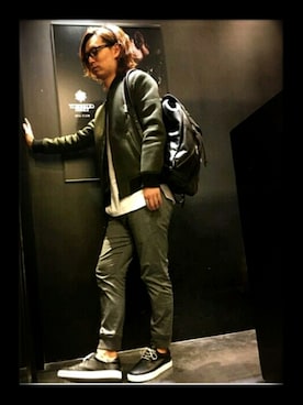 「TORNADO MART（トルネードマート）のアイテム（バッグ）」を使った、Fujiさん（メンズ・178cm）の秋コーディネート