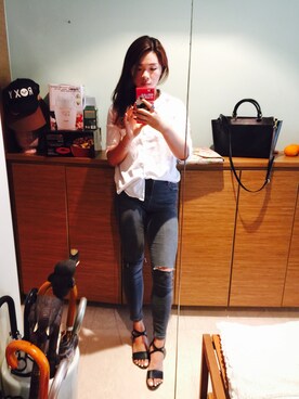 「distressed jeans」｜chenniessさん（レディース・170cm）の冬コーディネート
