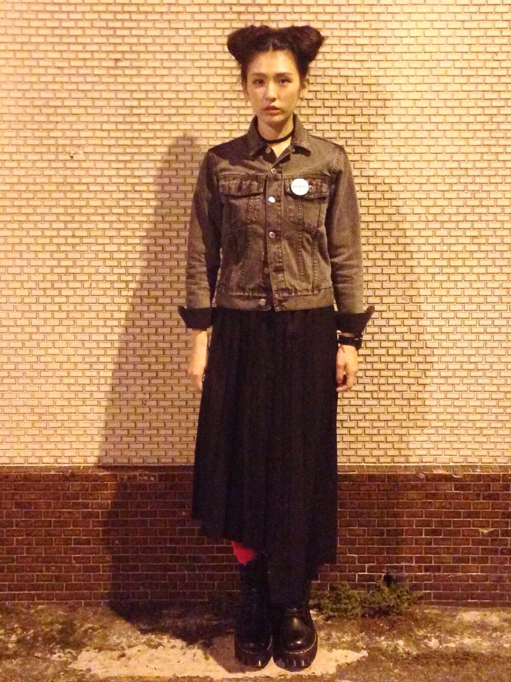 「black、Dr.Martens、street、cheap monday、red、denim、groovystore」｜「CHEAP MONDAYのアイテム（デニムジャケット、ブラック系）」を使った、昀*⋈さん（レディース・158cm）の秋コーディネートの1枚目の写真