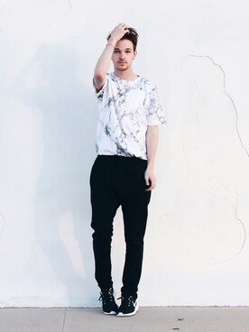 「marble」｜DrewScottさん（メンズ・180cm）の冬コーディネート