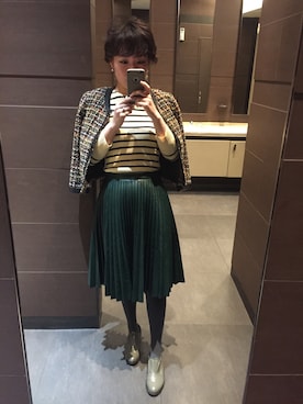 「レザースカート」｜「アイテム（ノーカラージャケット）」を使った、柏原さん（レディース・164cm）の秋コーディネート