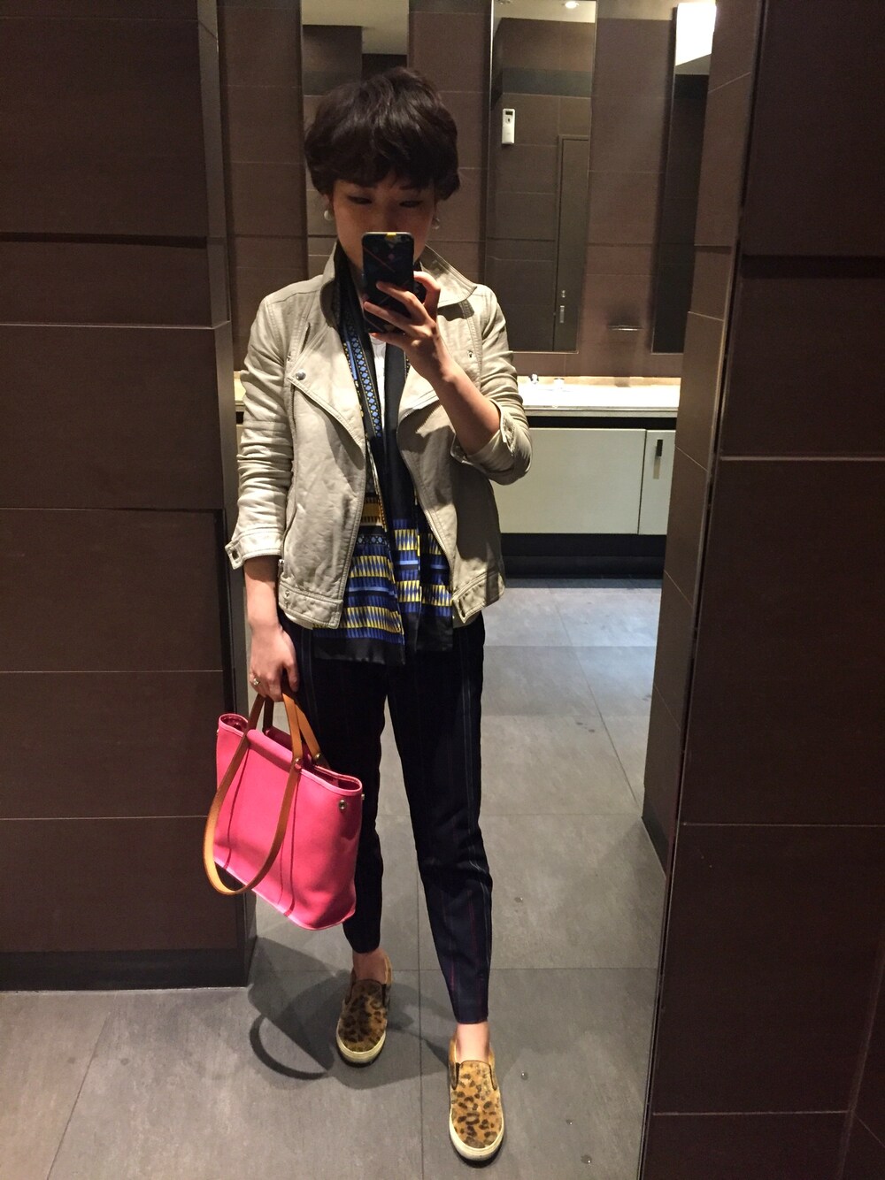 HERMESのトートバッグ（ピンク系）を使った人気ファッション