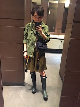 「ダニエルウェリントン」｜「アイテム（レインシューズ）」を使った、柏原さん（レディース・165cm）の春コーディネート