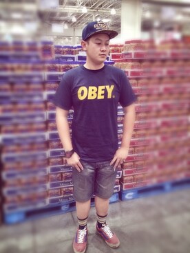 「OBEY」｜「アイテム（デニムパンツ）」を使った、Yi Sunさん（メンズ・175cm）の秋コーディネート
