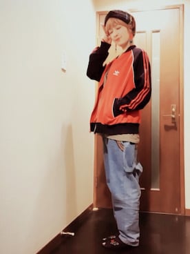 「アイテム（ジャージ、レッド系）」を使った、chakku さん（レディース・168cm）の秋コーディネート