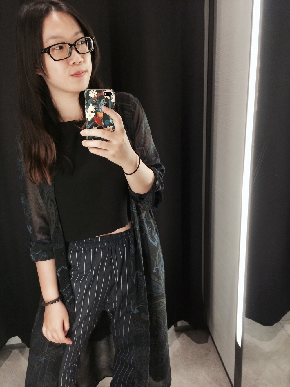 「shirts、ZARA」｜「ZARAのアイテム（シャツ/ブラウス、ブラック系）」を使った、Luxxetaさん（レディース・159cm）の秋コーディネートの1枚目の写真